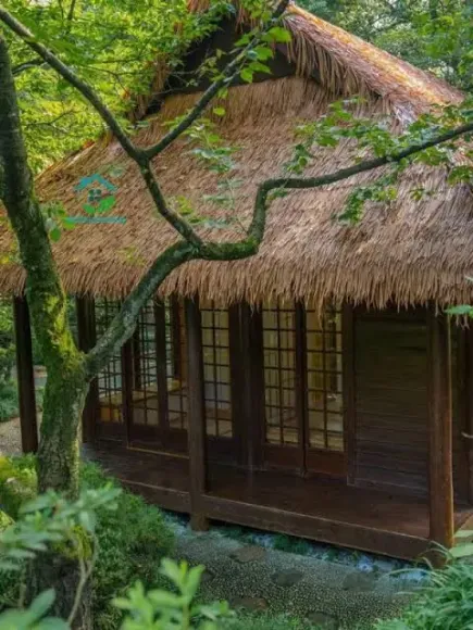 Thi Công Mái Lá Tự Nhiên Hay Mái Lá Nhân Tạo? So Sánh Chi Tiết Ưu Và Nhược Điểm