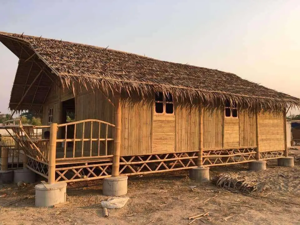 Mẫu Nhà Tre Mái Lá